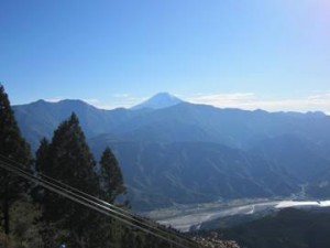 富士山に雪(*゜д゜))