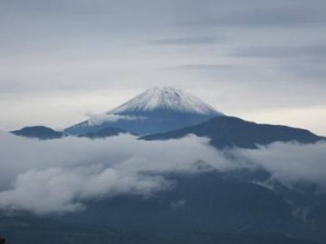 富士山初冠雪!!(ｄ゜ω゜ｄ)