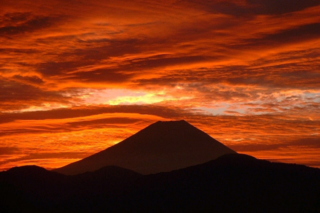 朝焼けと富士山（2005年10月3日）