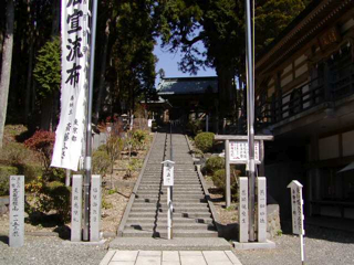 奥之院石段を上る